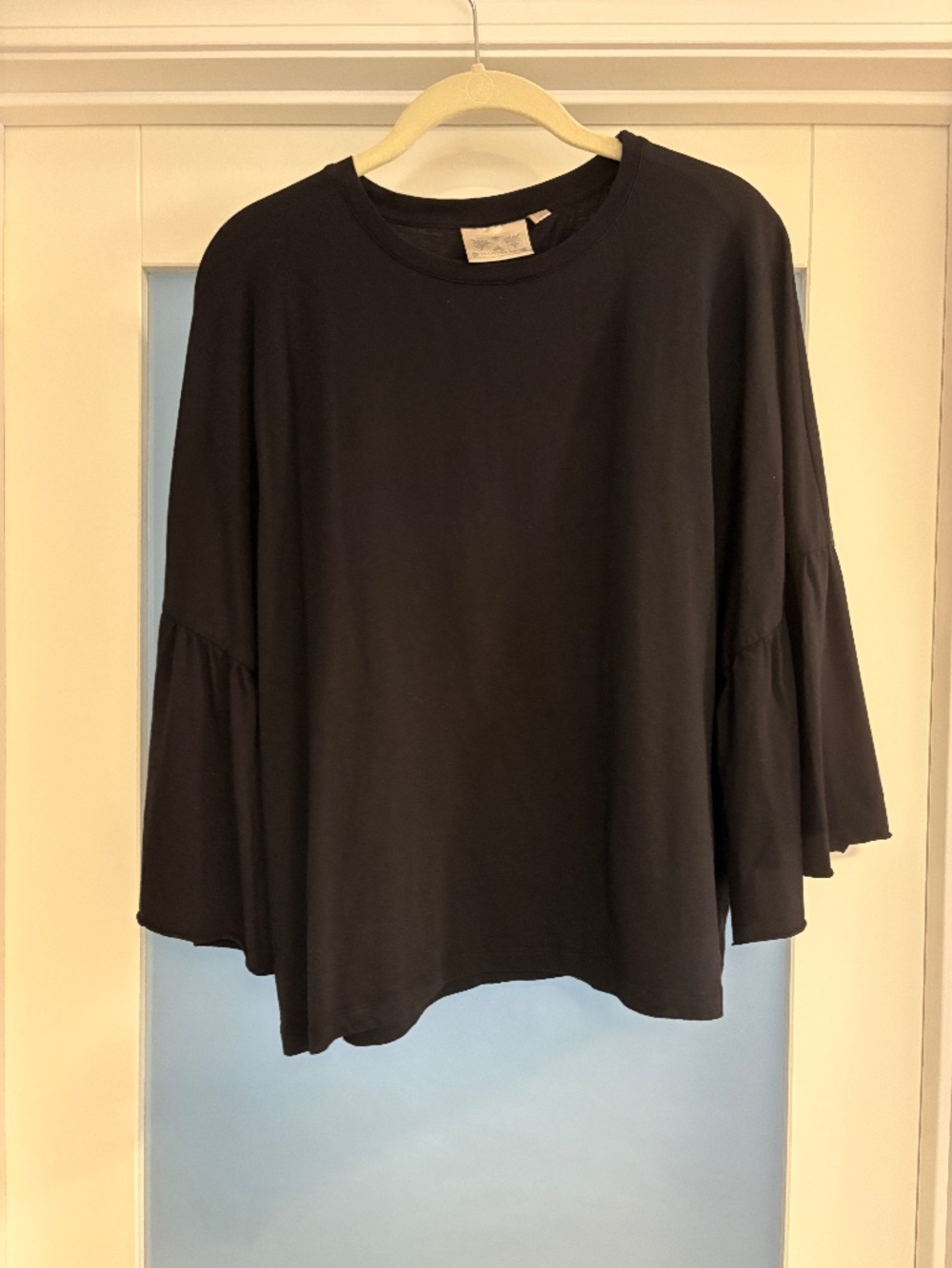 Dantelle Black Bell-sleeve Oversized Blouse T-Shirt Medium